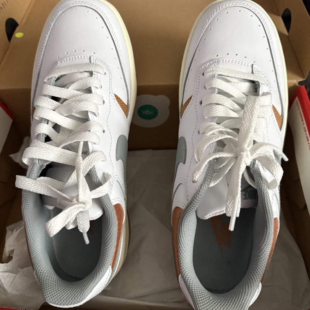 Nike Gamma Force in White/Gray/Flax